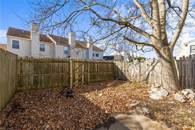 1619 Slidell LN, Virginia Beach, VA 23454