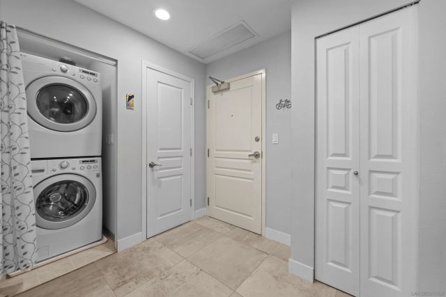 300 W Beech 204, San Diego, CA 92101