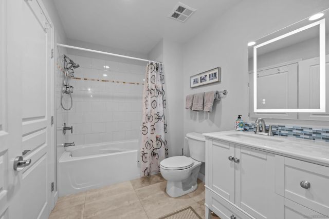 300 W Beech 204, San Diego, CA 92101