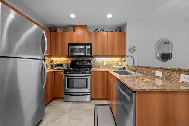 300 W Beech 204, San Diego, CA 92101