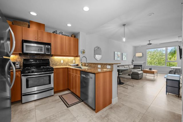 300 W Beech 204, San Diego, CA 92101