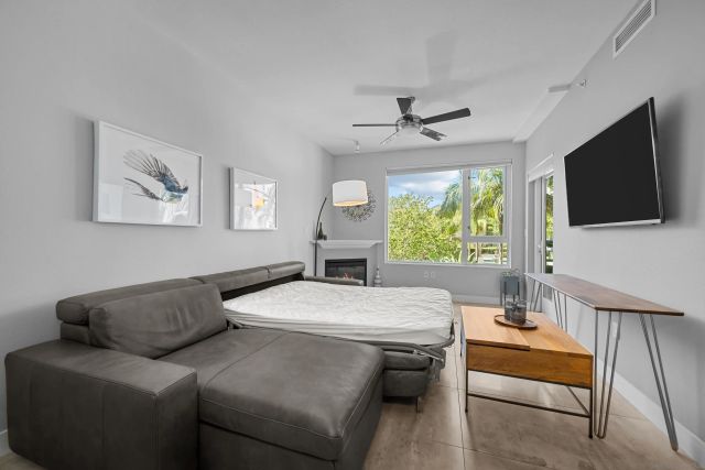 300 W Beech 204, San Diego, CA 92101