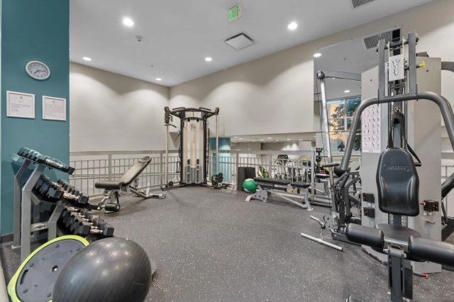 300 W Beech 204, San Diego, CA 92101