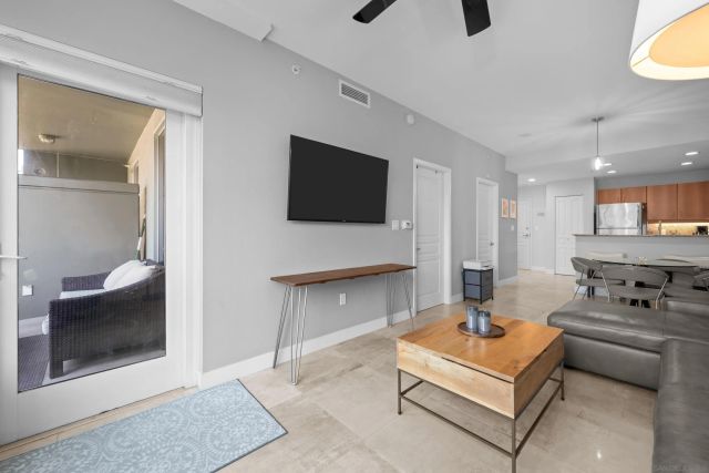 300 W Beech 204, San Diego, CA 92101