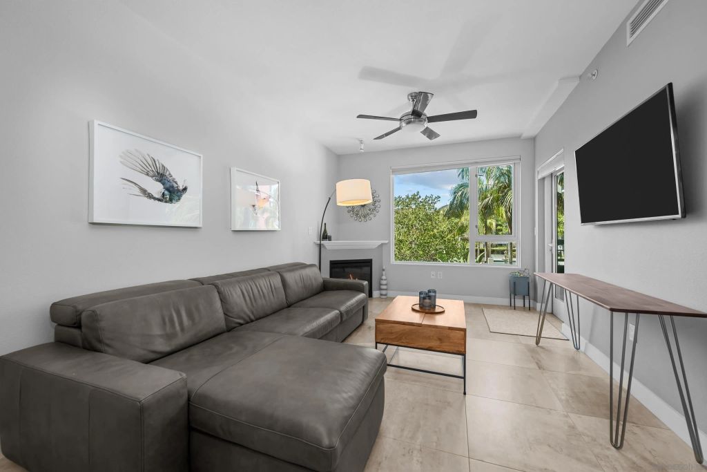 300 W Beech 204, San Diego, CA 92101