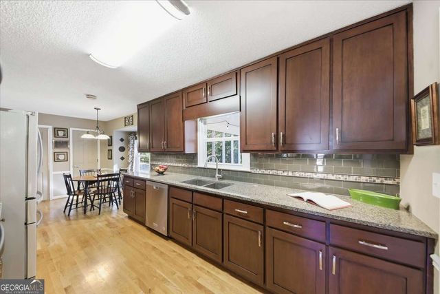 2334 Pine Point Drive, Lawrenceville, GA 30043