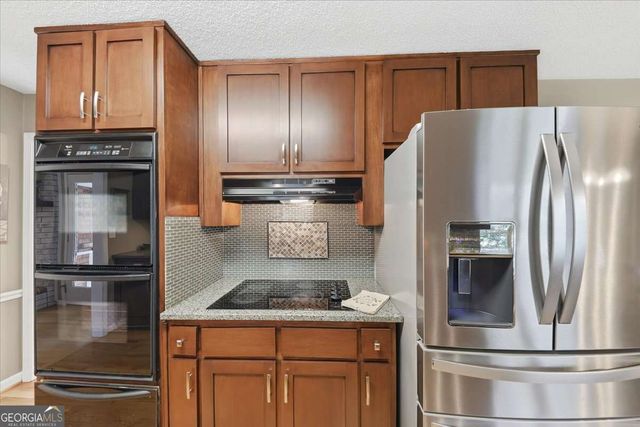 2334 Pine Point Drive, Lawrenceville, GA 30043