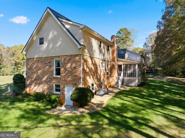 2334 Pine Point Drive, Lawrenceville, GA 30043