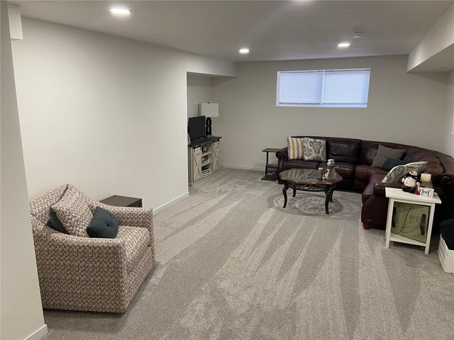 800 Bowhunter, Marion, IA 52302