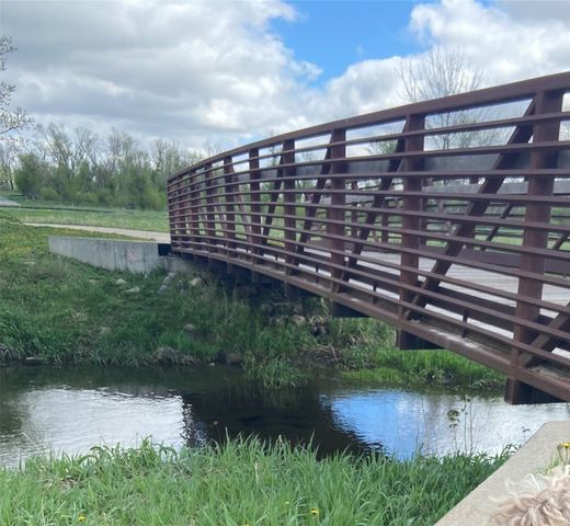 800 Bowhunter, Marion, IA 52302