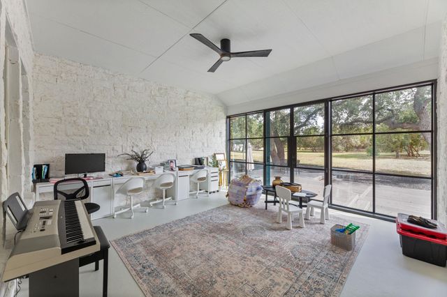 224 Magnolia Blossom CV, Driftwood, TX 78619