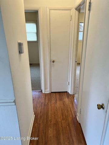 3122 Commander Dr, Louisville, KY 40220