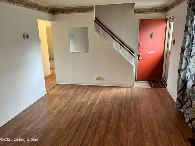 3122 Commander Dr, Louisville, KY 40220