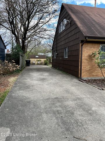 3122 Commander Dr, Louisville, KY 40220