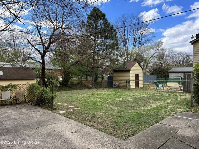 3122 Commander Dr, Louisville, KY 40220