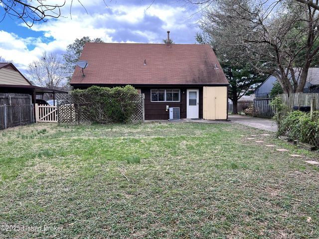 3122 Commander Dr, Louisville, KY 40220