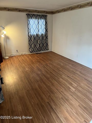 3122 Commander Dr, Louisville, KY 40220