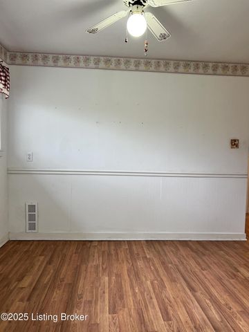 3122 Commander Dr, Louisville, KY 40220