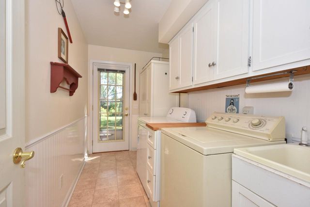 1317 S 7th AVENUE, West Bend, WI 53095