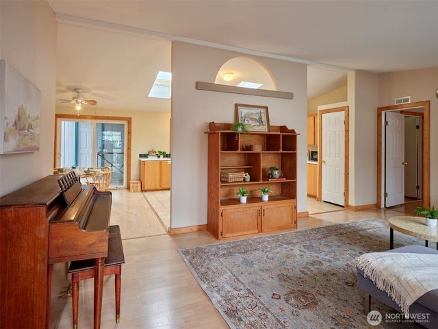 1835 Heartwood, Woodland, WA 98674