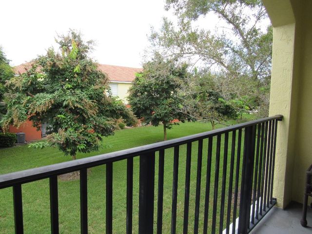 48 SE Sedona Circle 201, Stuart, FL 34994