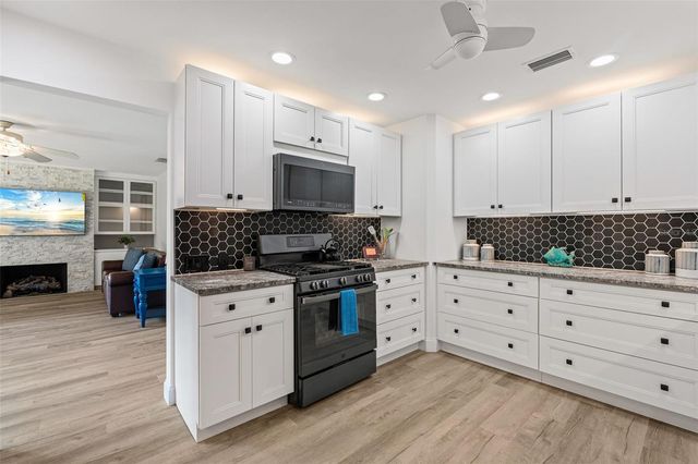 7215 WESTMORELAND DRIVE, Sarasota, FL 34243