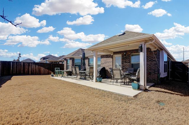 8948 Bronze Meadow Drive, Fort Worth, TX 76131