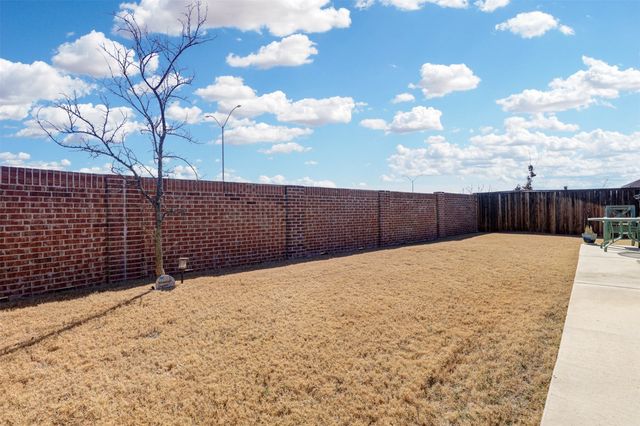 8948 Bronze Meadow Drive, Fort Worth, TX 76131