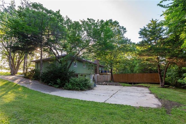 33200 E hammond Road, Lone Jack, MO 64070