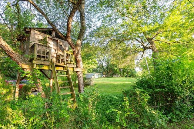 33200 E hammond Road, Lone Jack, MO 64070
