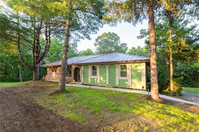 33200 E hammond Road, Lone Jack, MO 64070