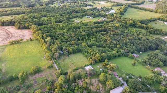 33200 E hammond Road, Lone Jack, MO 64070