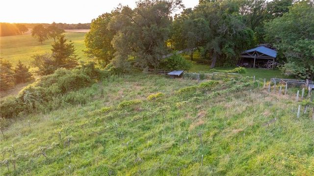 33200 E hammond Road, Lone Jack, MO 64070