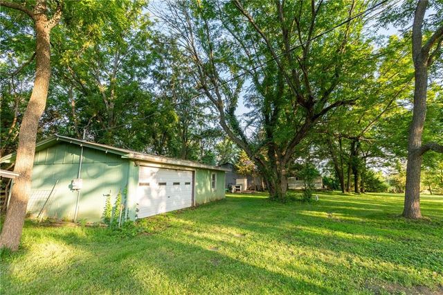 33200 E hammond Road, Lone Jack, MO 64070