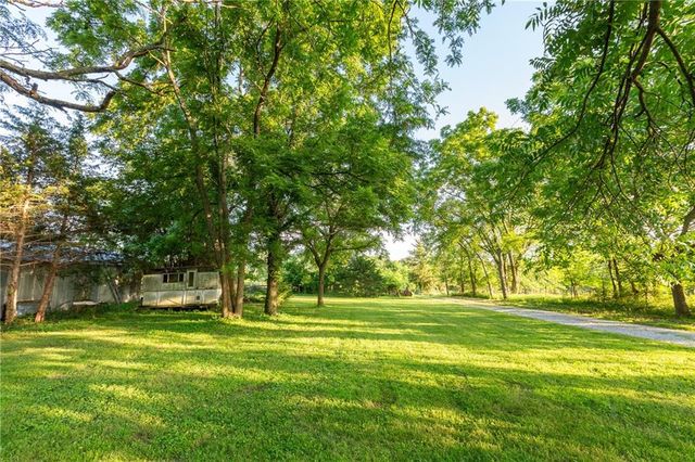 33200 E hammond Road, Lone Jack, MO 64070