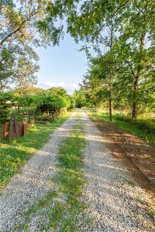 33200 E hammond Road, Lone Jack, MO 64070