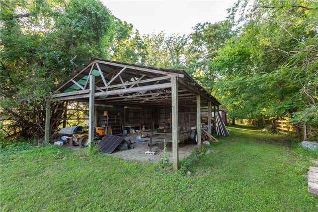 33200 E hammond Road, Lone Jack, MO 64070