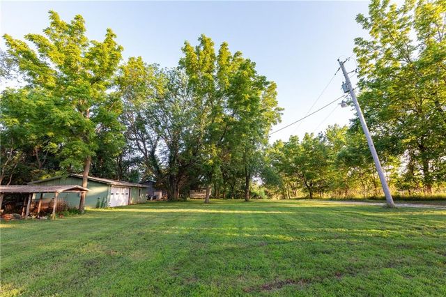 33200 E hammond Road, Lone Jack, MO 64070