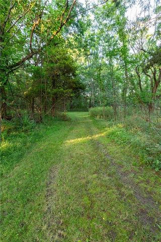 33200 E hammond Road, Lone Jack, MO 64070