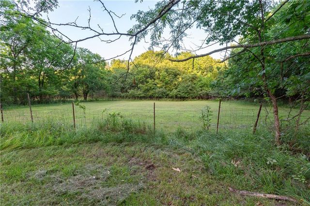 33200 E hammond Road, Lone Jack, MO 64070