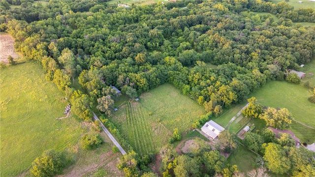 33200 E hammond Road, Lone Jack, MO 64070