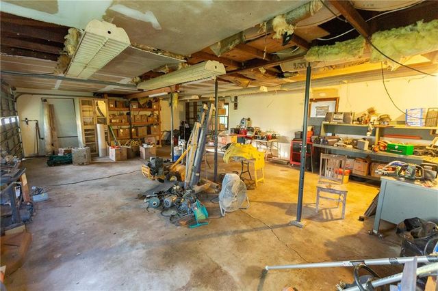 33200 E hammond Road, Lone Jack, MO 64070