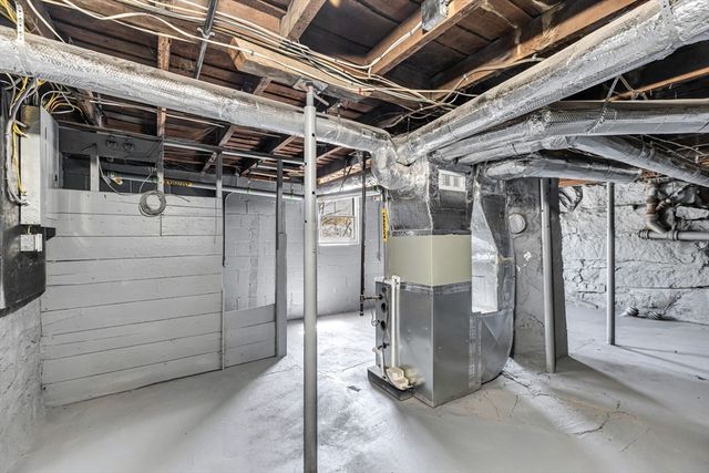 42 Washington St, Monson, MA 01057