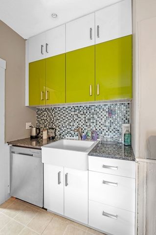 143 North St 2, Salem, MA 01970
