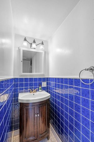 143 North St 2, Salem, MA 01970