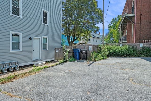 143 North St 2, Salem, MA 01970