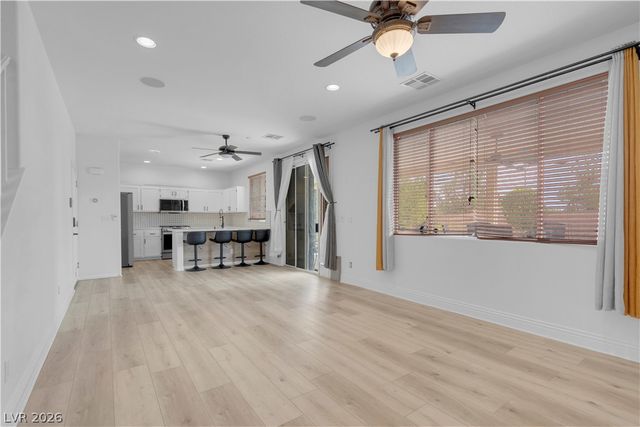 3194 Lapis Beach Drive, Las Vegas, NV 89117