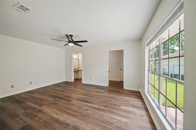 719 Thornwood Drive, Shenandoah, TX 77381