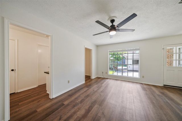 719 Thornwood Drive, Shenandoah, TX 77381