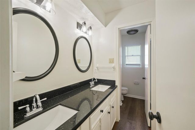 719 Thornwood Drive, Shenandoah, TX 77381